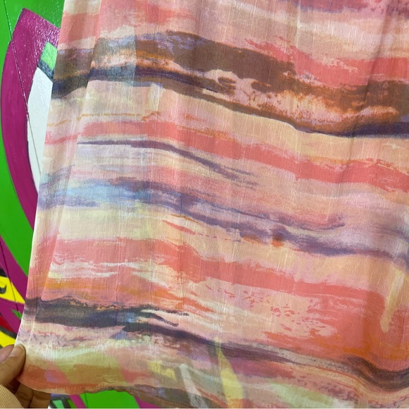 Liz Lange Maternity. Pretty Flowy Tank Top. Size Medium. In excellent condition! - Picture 2 of 6